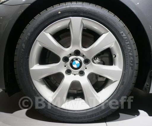 BMW F10 con BMW Styling 330 con BMW Styling 330