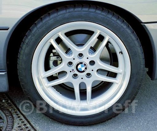 BMW E34 con BMW Styling 37 con BMW Styling 37