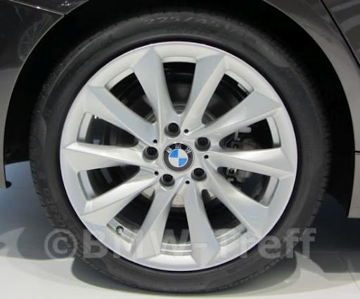 BMW F30 con BMW Styling 415 con BMW Styling 415